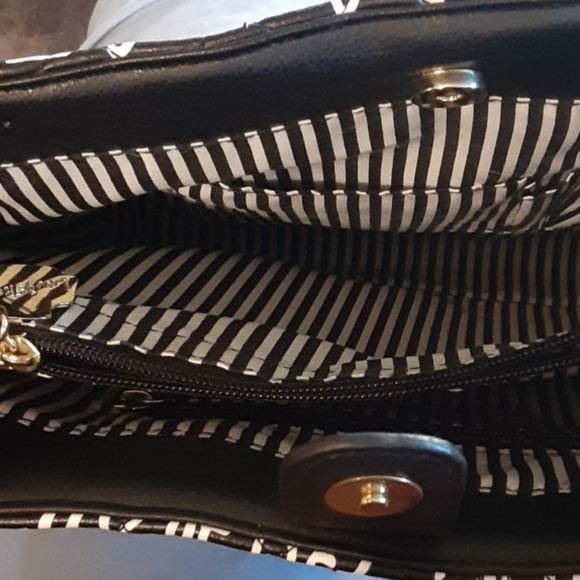 Printed Betsy Johnson Bag - Picture 2 of 2